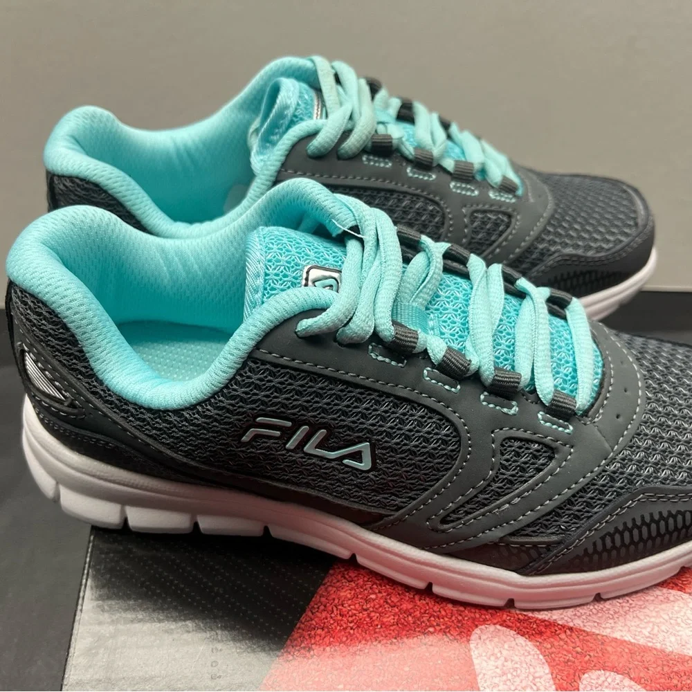 Fila women’s running shoes - Brand new in box - Size 6.5 - Picture 2 of 8